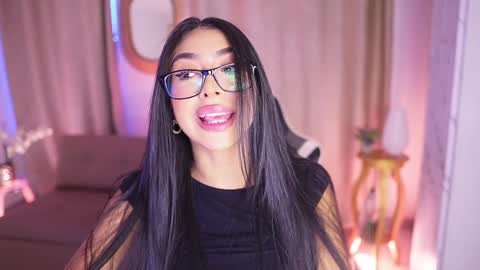 Snapshot of sara_albrecht chatting on 01/13/25, 12:45 Sara  online show from 01/13/25, 12:45