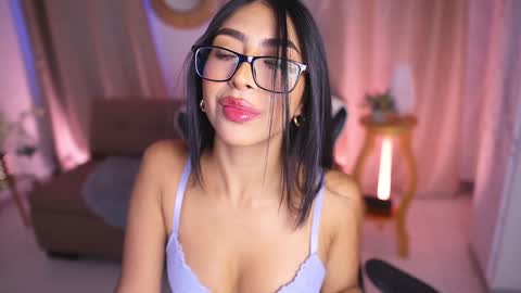 Snapshot of sara_albrecht chatting on 01/22/25, 12:27 Sara  online show from 01/22/25, 12:27