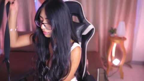 Snapshot of sara_albrecht chatting on 01/29/25, 01:17 Sara  online show from 01/29/25, 01:17