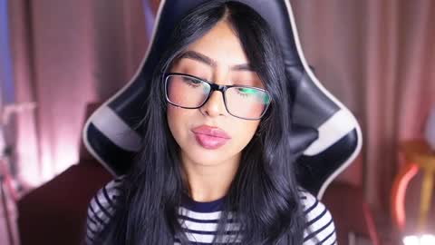 Snapshot of sara_albrecht chatting on 01/31/25, 12:40 Sara  online show from 01/31/25, 12:40