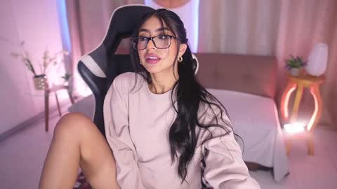 Snapshot of sara_albrecht chatting on 02/03/25, 06:07 Sara  online show from 02/03/25, 06:07