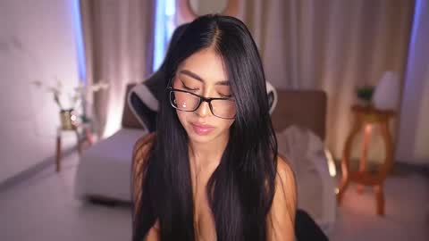 Snapshot of sara_albrecht chatting on 02/12/25, 03:49 Sara  online show from 02/12/25, 03:49