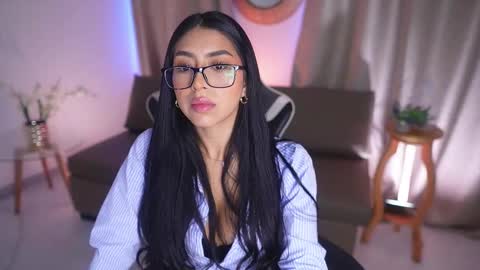 Snapshot of sara_albrecht chatting on 02/19/25, 12:44 Sara  online show from 02/19/25, 12:44