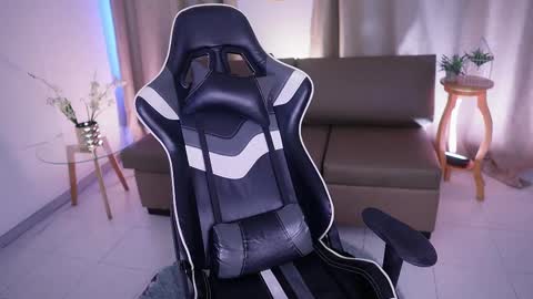 Snapshot of sara_albrecht chatting on 02/25/25, 03:27 Sara  online show from 02/25/25, 03:27