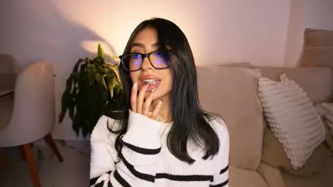 Sara  online show from 11/23/25, 04:01