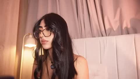 Snapshot of sara_albrecht chatting on 05/31/26, 02:09 Sara online show from 05/31/26, 02:09