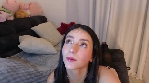 Snapshot of sara_alvarez_1 chatting on 06/26/26, 07:57 Sara online show from 06/26/26, 07:57