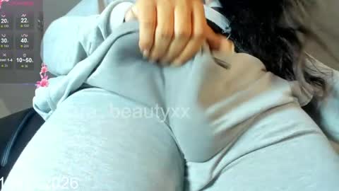 Snapshot of sara_beautyxx chatting on 05/16/26, 05:56 I am Sofia GEMINIS online show from 05/16/26, 05:56