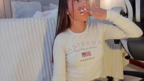 Snapshot of sara_beltran chatting on 03/06/25, 03:24 Sara online show from 03/06/25, 03:24