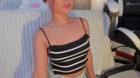 Snapshot of sara_beltran chatting on 03/07/25, 03:19 Sara online show from 03/07/25, 03:19