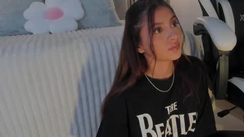 Snapshot of sara_beltran chatting on 03/10/25, 02:28 Sara online show from 03/10/25, 02:28