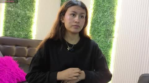 Snapshot of sara_blue13 chatting on 02/17/26, 12:12 Sara online show from 02/17/26, 12:12