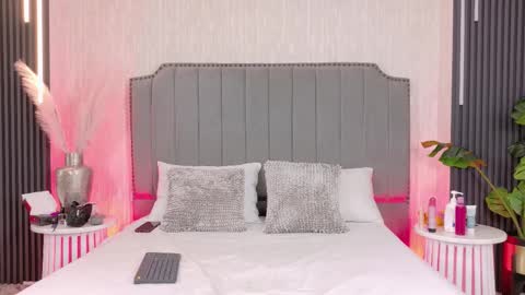 Camilo y  Catalina online show from 10/22/25, 04:13