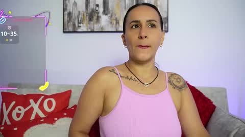 Snapshot of sara_charmy chatting on 10/29/25, 11:23 online show from 10/29/25, 11:23