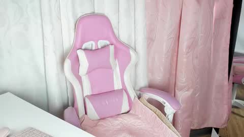 Sara online show from 10/07/25, 01:41