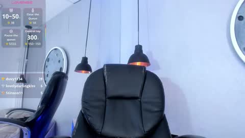 Snapshot of sara_connde chatting on 10/30/25, 04:08 sara_connde online show from 10/30/25, 04:08