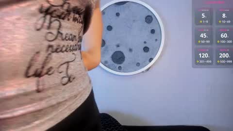 Snapshot of sara_connde chatting on 11/26/25, 11:22 sara_connde online show from 11/26/25, 11:22