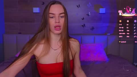 Snapshot of sara_crosss chatting on 02/12/26, 06:19 Sara online show from 02/12/26, 06:19