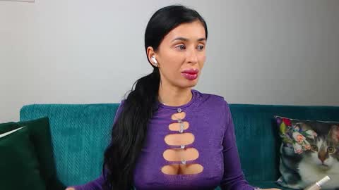 Im Sara I am happy to be here  online show from 02/13/26, 05:42