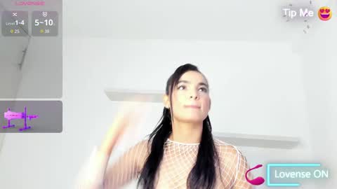 sara online show from 10/06/25, 01:03