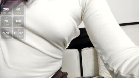 Snapshot of sara_evans01 chatting on 01/09/26, 02:36 sara online show from 01/09/26, 02:36