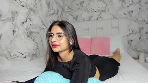 sara online show from 01/12/26, 01:00