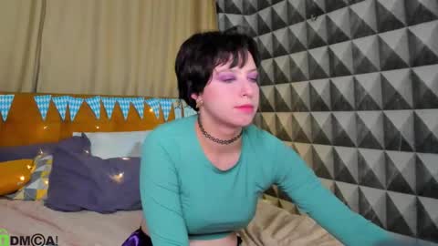 Sarah online show from 10/05/25, 01:48