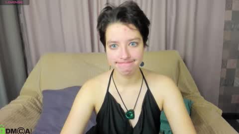 Sarah online show from 11/17/25, 01:00