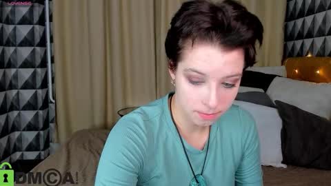 Sarah online show from 11/24/25, 01:05