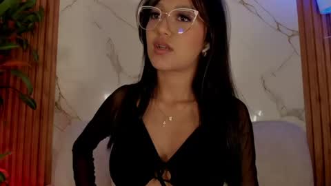 Snapshot of sara_gwen chatting on 06/24/26, 02:10 S A R A online show from 06/24/26, 02:10