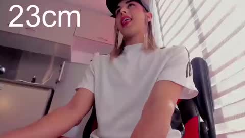 sara_hunter1 online show from 09/25/25, 08:01