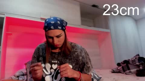 sara_hunter1 online show from 10/22/25, 11:48