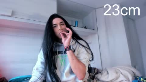 sara_hunter1 online show from 10/28/25, 12:30