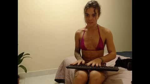 sara_johnson__ online show from 02/27/25, 11:26