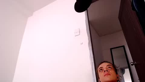 sara_johnson__ online show from 10/12/25, 04:17