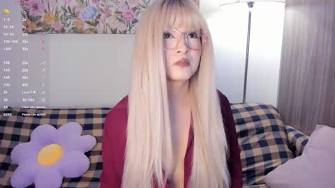 Snapshot of sara_kim_ chatting on 03/01/26, 09:50 Sara new account give me thomb up Follow me help me reach 15k followers again online show from 03/01/26, 09:50