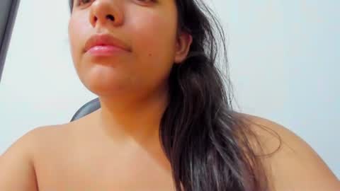 Snapshot of sara_len chatting on 07/16/26, 05:52 sara_len online show from 07/16/26, 05:52