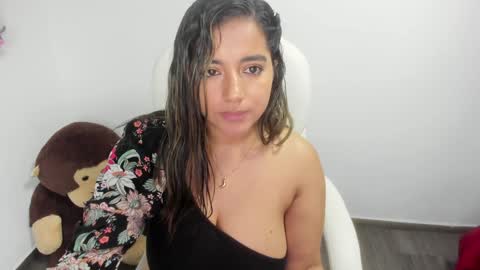 sarah  LIZCANO....... online show from 01/04/25, 01:53