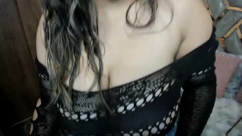 Snapshot of sara_lizcano chatting on 04/23/26, 09:52 sarah LIZCANO....... online show from 04/23/26, 09:52