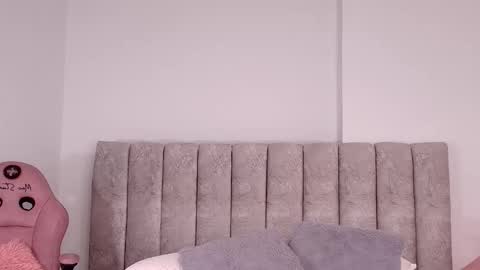 sara_lopee1 online show from 11/05/25, 11:54