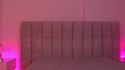 sara_lopee1 online show from 11/29/25, 12:08