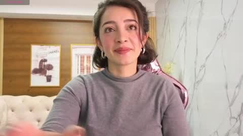 Snapshot of sara_lopez_s chatting on 05/25/26, 02:01 Sara online show from 05/25/26, 02:01