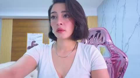Snapshot of sara_lopez_s chatting on 06/20/26, 01:47 Sara online show from 06/20/26, 01:47