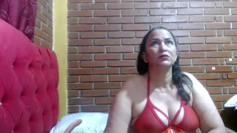 Snapshot of sara_love43 chatting on 07/08/26, 05:45 Sara love online show from 07/08/26, 05:45