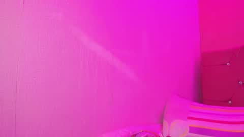 sara online show from 11/01/25, 11:01