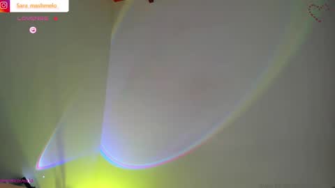 Snapshot of sara_mashmelo chatting on 01/10/25, 01:31 Angie online show from 01/10/25, 01:31