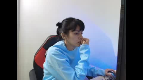 Snapshot of sara_mirandaaa chatting on 04/21/26, 11:51 sara_mirandaaa online show from 04/21/26, 11:51