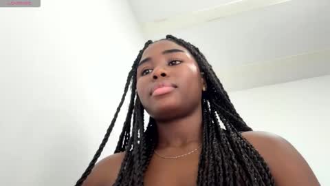 Snapshot of sara_muscle chatting on 02/17/26, 05:37 Sara online show from 02/17/26, 05:37