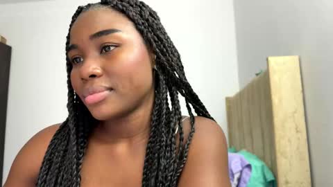 Snapshot of sara_muscle chatting on 03/28/26, 05:40 Sara online show from 03/28/26, 05:40