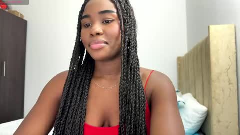 Snapshot of sara_muscle chatting on 04/05/26, 11:02 Sara online show from 04/05/26, 11:02